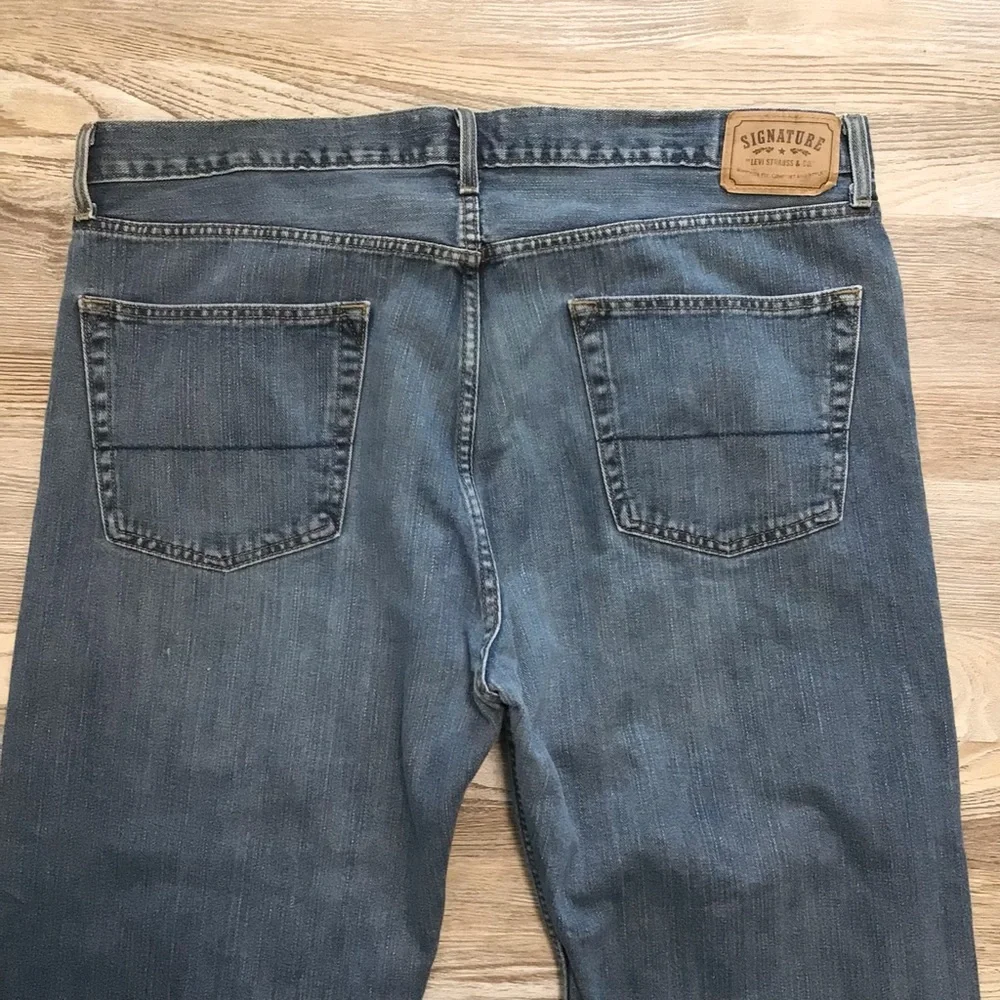 Signature Levi Strauss Cotton Straight Leg Medium Rinse Jeans 42x30